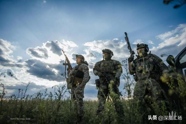 环球首例无人潜艇突袭！俄罗斯这招太狠：一下让乌克兰损失900亿