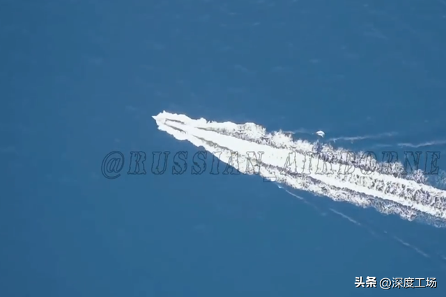 环球首例无人潜艇突袭！俄罗斯这招太狠：一下让乌克兰损失900亿