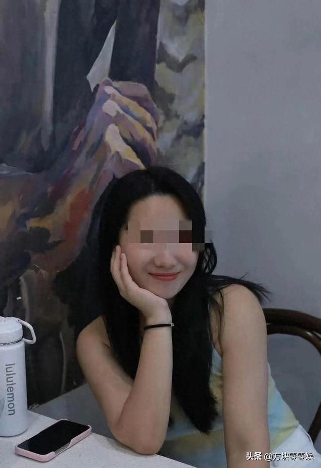 女游客
被蛇咬身亡后续，身份背景
曝光，观察
组介入，俩病院
恐担责
