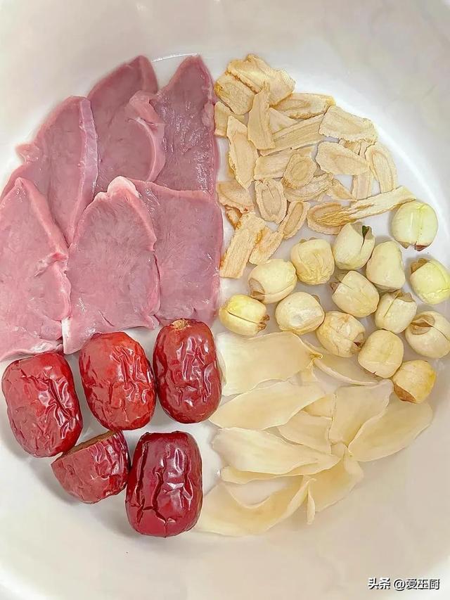 今天
就是芒种了，芒种骨气
摄生
食谱：夏季进补的美味秘诀