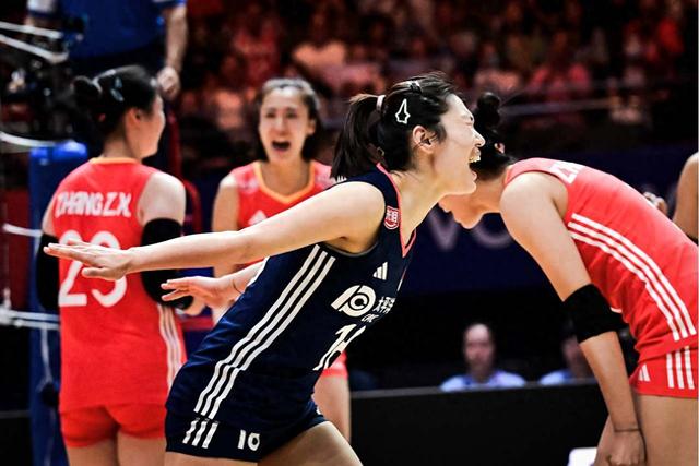 中国女排3-0比利时！球队评价：全员高分，16岁天才二传横空诞生
