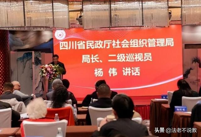 不到72小时，黄杨钿甜再迎3个噩耗，网友：这下麻烦更年夜
了