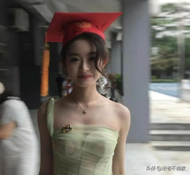 不到72小时，黄杨钿甜再迎3个噩耗，网友：这下麻烦更年夜
了