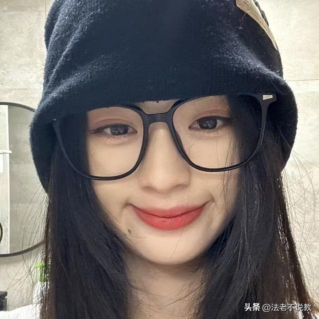不到72小时，黄杨钿甜再迎3个噩耗，网友：这下麻烦更年夜
了