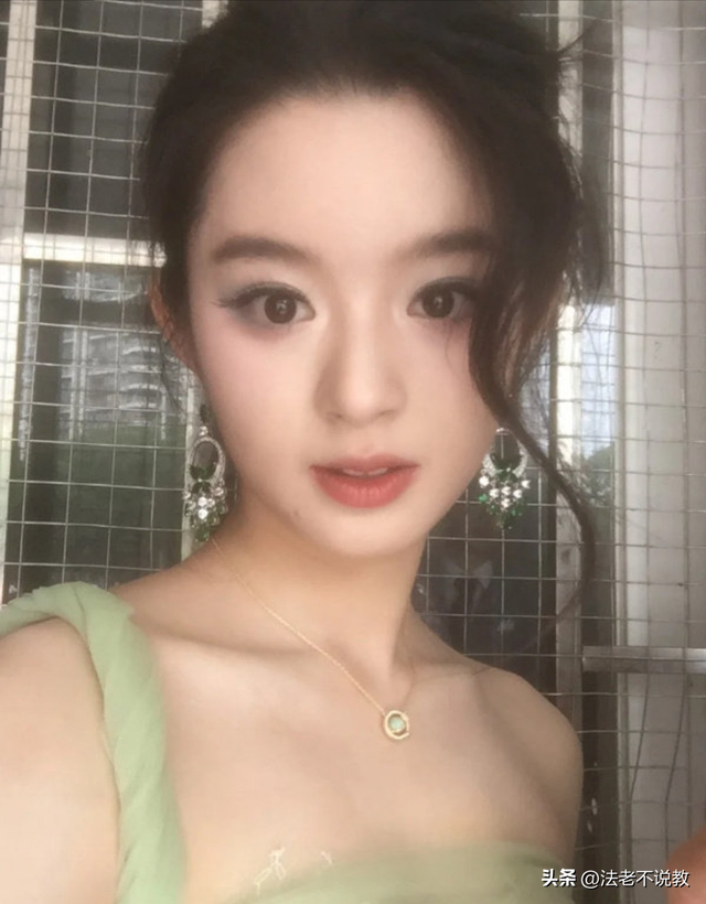不到72小时，黄杨钿甜再迎3个噩耗，网友：这下麻烦更年夜
了
