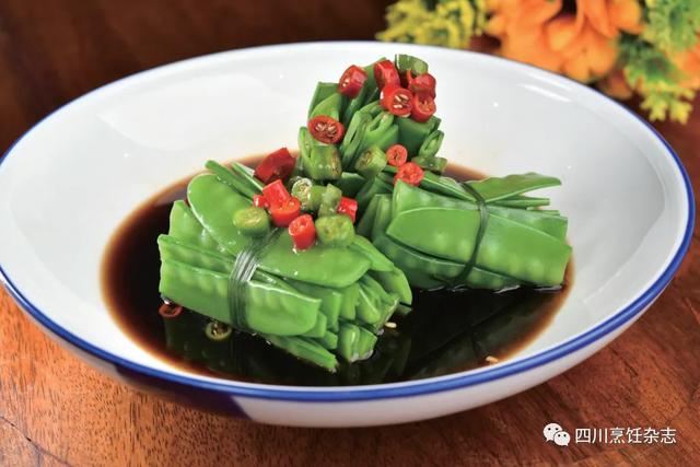蒜泥腰片,鸿猷鸡,款子耳,​麻辣酥鱼,怪味牛肉,花雕猪肚,