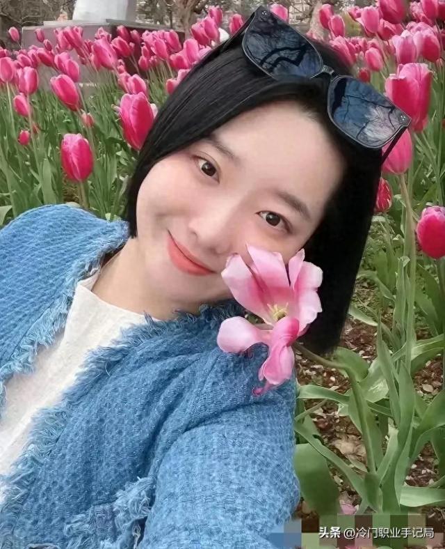 后续！女旅客
家属自费买水晶棺，尸体
还在病房，50岁的怙恃
守在旁