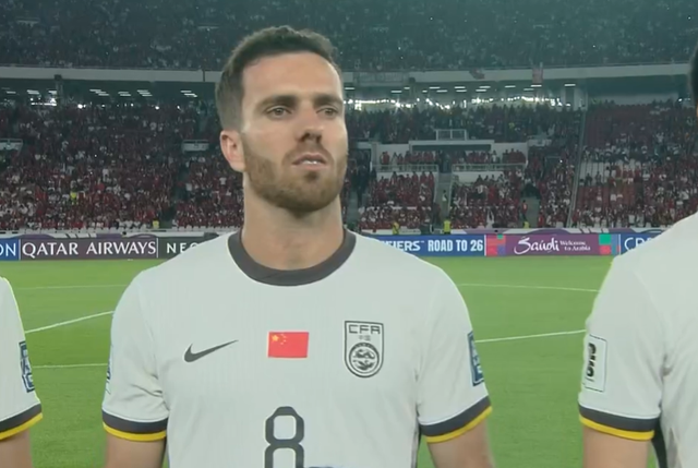 一场0-1，让国足无缘天下杯！后卫莽撞
送点球，近38年首次输印尼