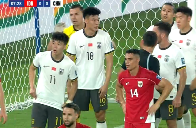 一场0-1，让国足无缘天下杯！后卫莽撞
送点球，近38年首次输印尼