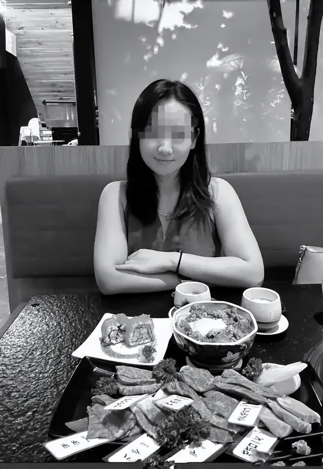 三亚文旅批评区陷落！被毒蛇咬女游客
真正去世

因曝光，游客
们都慌了