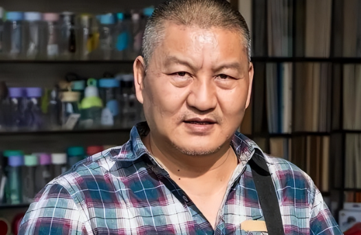 真恶心！59岁外子
将加入第29次高考，产业被扒，占高考资本
当网红