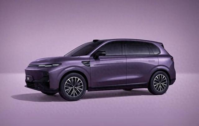 吉祥
造了台10万不到2000公里续航的新车，把网友都整不会了