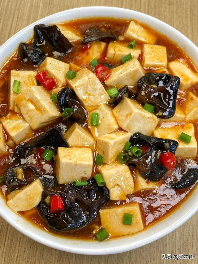 吃豆腐利益多，补充蛋白质和钙质，增强免疫力，分享5道家常做法