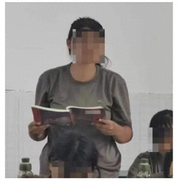 14岁女孩在拓展营遭体罚去世

，班主任因截留其给怙恃
信件受审：我太服从黉舍
规定
了！检方提议
量刑6个月