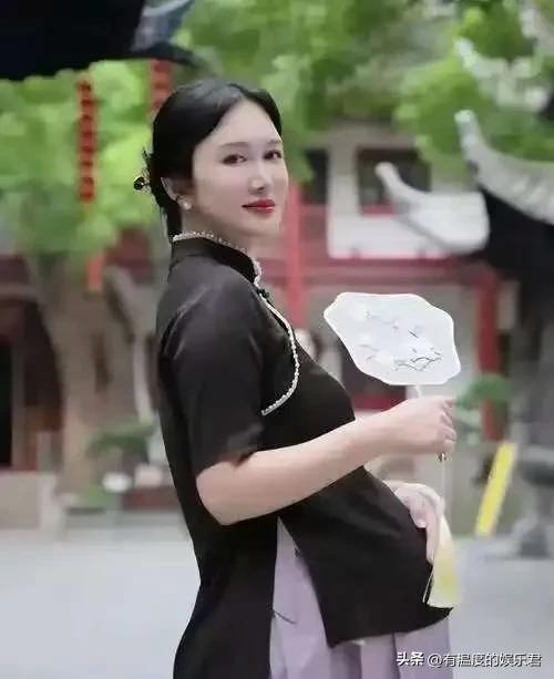 杜星霖，为何断念塌地爱张纪中这么多年？着实 答案俗套又露骨