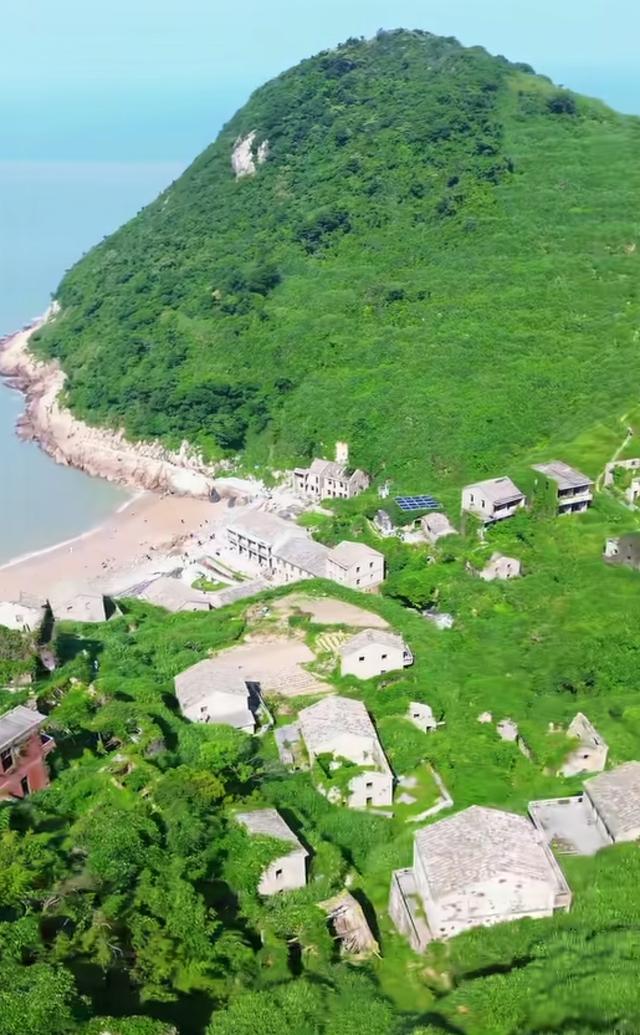 23岁独游女子遇难后续，竟然误入无人居住的“放弃
村”细思极恐