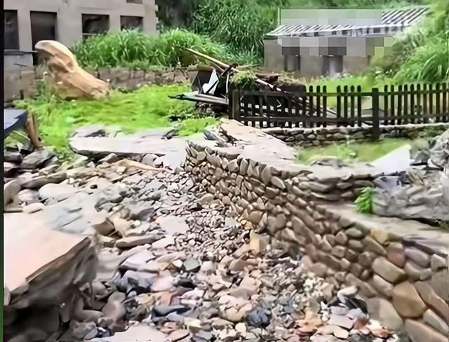 23岁独游女子遇难后续，竟然误入无人居住的“放弃
村”细思极恐