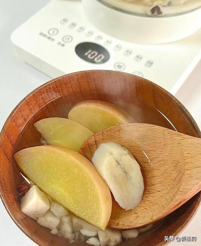 白叟
说：炎天吃4宝，不忘病院
跑。4宝是什么？怎么吃