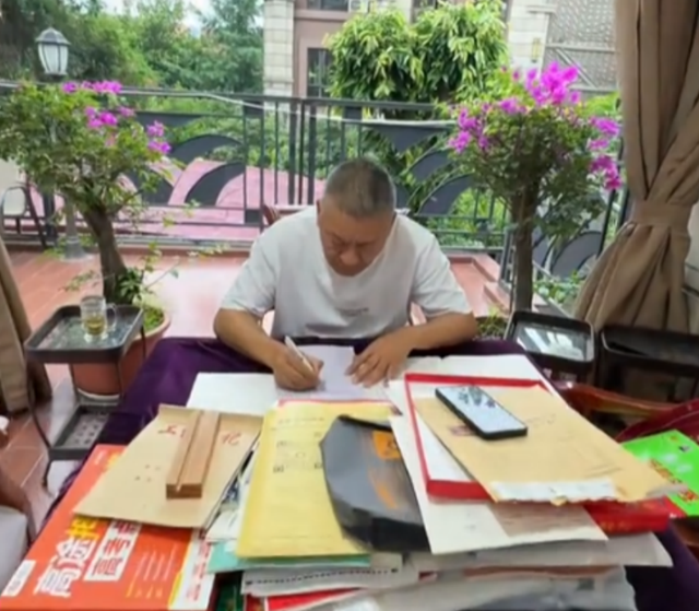 真恶心！男子58岁将参加第29次高考，背后财产被扒，占用资源
30年