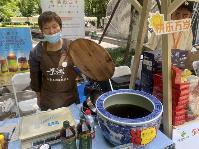 零拷菜籽油、新中式茶啤、手工汆鱼丸……长三角好物走进申城