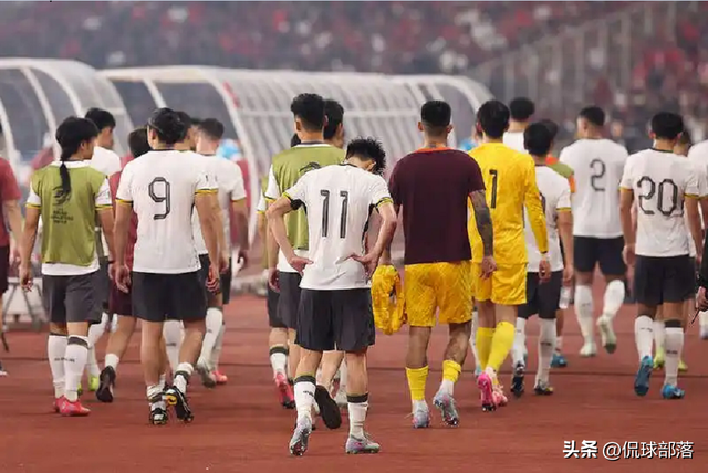 国足0-1出局！全场诞生4个弗成
思议
+2个不争究竟，最年夜
罪人竟是他