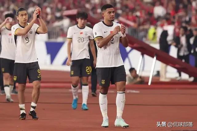 国足0-1出局！全场诞生4个弗成
思议
+2个不争究竟，最年夜
罪人竟是他