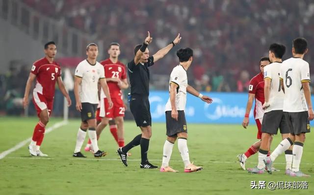 国足0-1出局！全场诞生4个弗成
思议
+2个不争究竟，最年夜
罪人竟是他