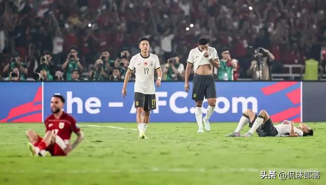 国足0-1出局！全场诞生4个弗成
思议
+2个不争究竟，最年夜
罪人竟是他