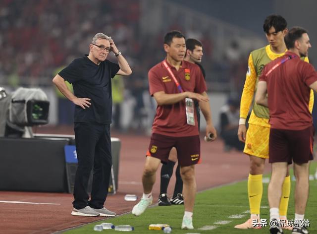 国足0-1出局！全场诞生4个弗成
思议
+2个不争究竟，最年夜
罪人竟是他