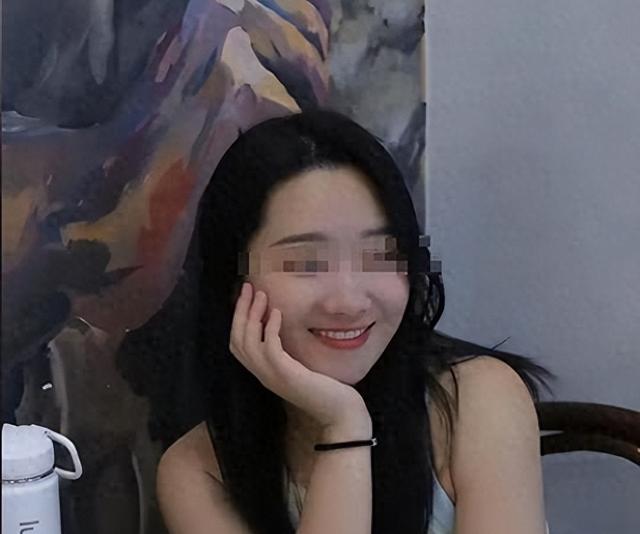 后续！女子三亚蛇咬身亡，调查组参与，身份背景曝光，果真
不简朴