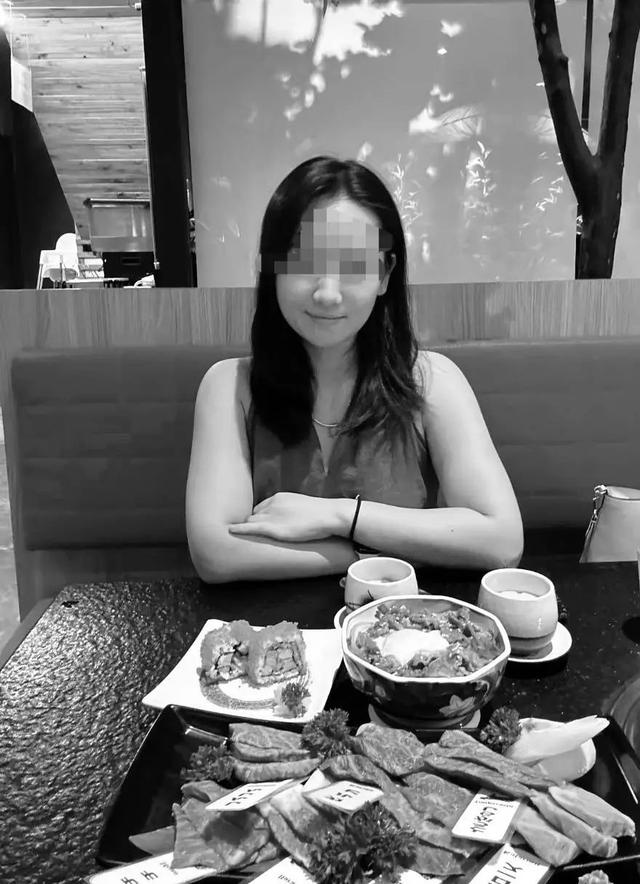 后续！女子三亚蛇咬身亡，调查组参与，身份背景曝光，果真
不简朴
