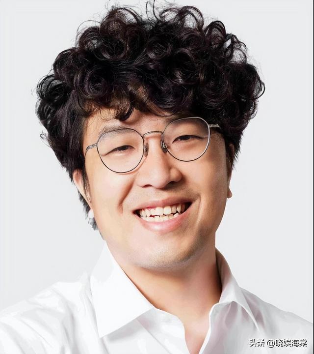 埋伏在中国的反华眷属，靠年夜
陆收入上亿，如今终于被曝光！