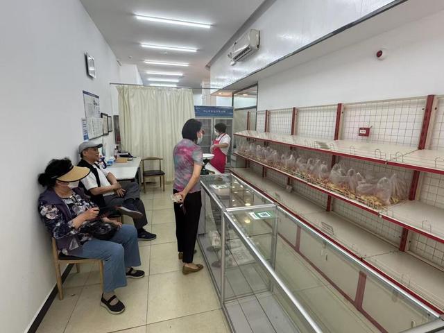 “中关村茶点”迁址重张，新老顾客纷纭
来捧场