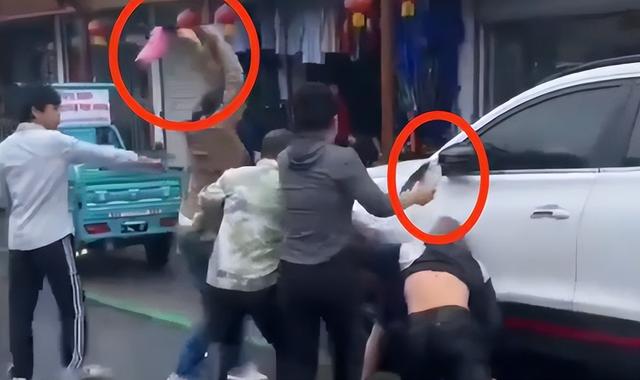 江苏旅客
被围殴后续：男子头部被凶器猛击，官方到场，务必严惩
