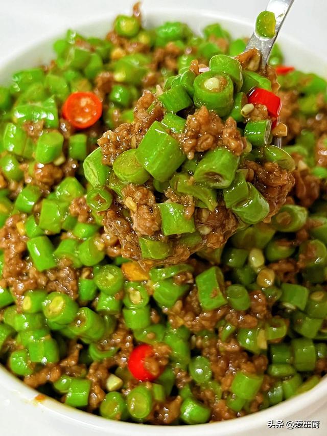 进入夏天
，6道让人嘴馋的下饭菜弗成
错过，色喷鼻
味俱全，家人爱吃