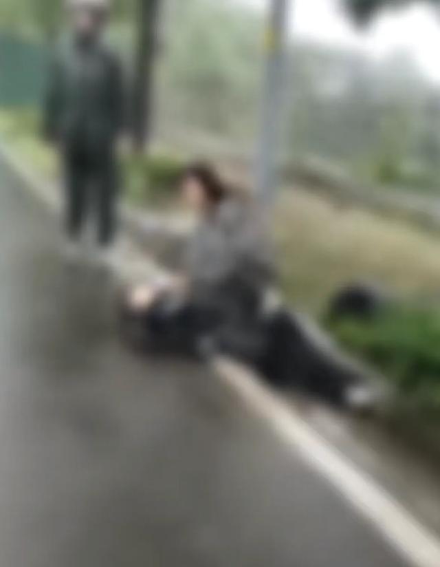 痛心！又一女骑士失事了，人飞到马路对面，120来了看了下就走了