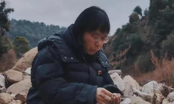 2000逻辑学
生无一上清北！张桂梅曾被着名年夜
V质疑，实在她早已答复