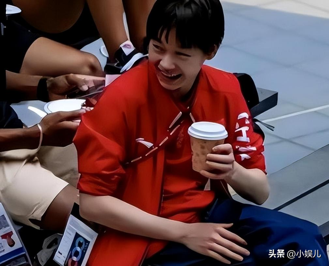担忧
的事还是产生
了，陈芋汐夺冠后的近况，袒露了这个圈子的恶俗