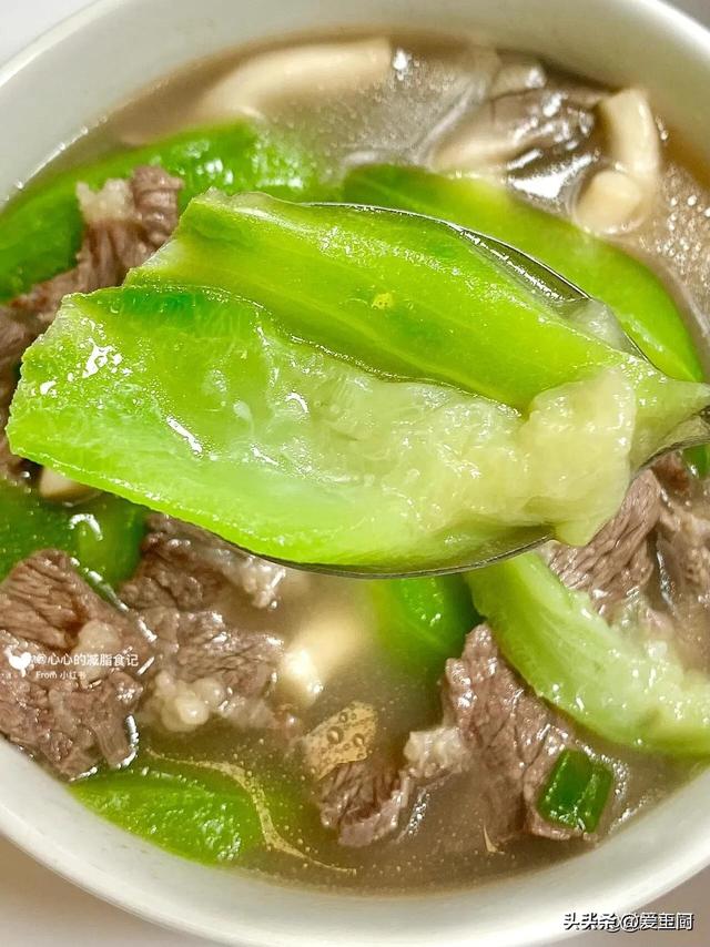 夏天多吃这菜，维C含量极高，顺手一炒，鲜嫩好吃不上火