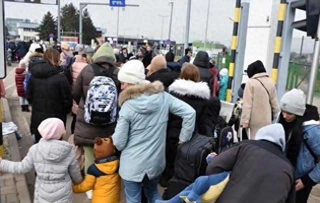 再打下去大概
灭国，三年前乌克兰还有4300多万人，如今还有多少？
