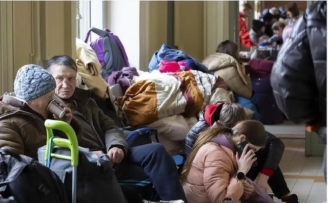 再打下去大概
灭国，三年前乌克兰还有4300多万人，如今还有多少？