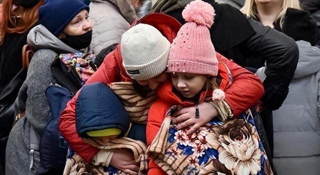 再打下去大概
灭国，三年前乌克兰还有4300多万人，如今还有多少？