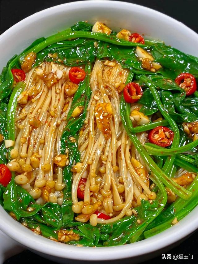 天越来越热了，这7道凉拌菜做法，鲜喷香


鲜味，酸辣开胃，太下饭啦