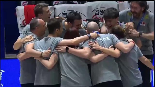1-2！3-2！土耳其女排，从绝望到放肆
庆贺！中国女排，赢得

将来