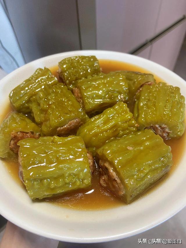 它是湿气“最怕”的食材，除湿祛寒，解暑热，中老年人要多吃