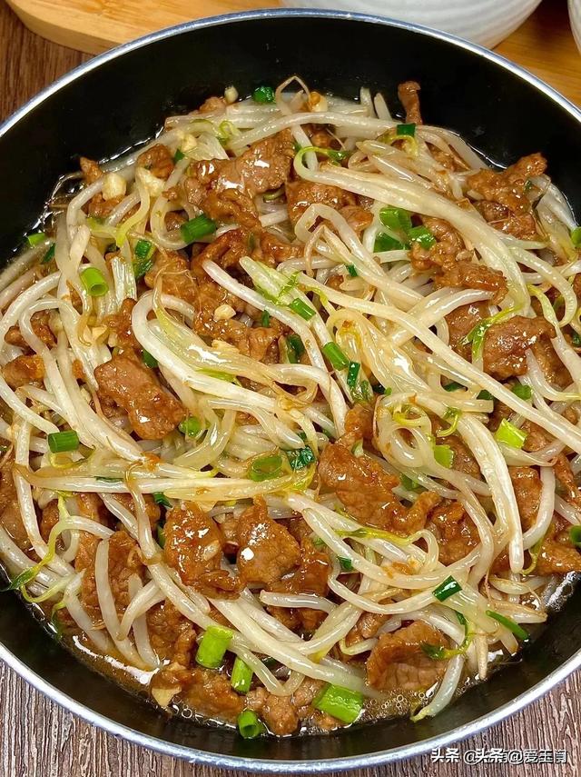 它是湿气“最怕”的食材，除湿祛寒，解暑热，中老年人要多吃