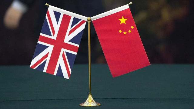 中方专机抵英，美不许中方在伦敦建馆，不到24小时，英方对美答应