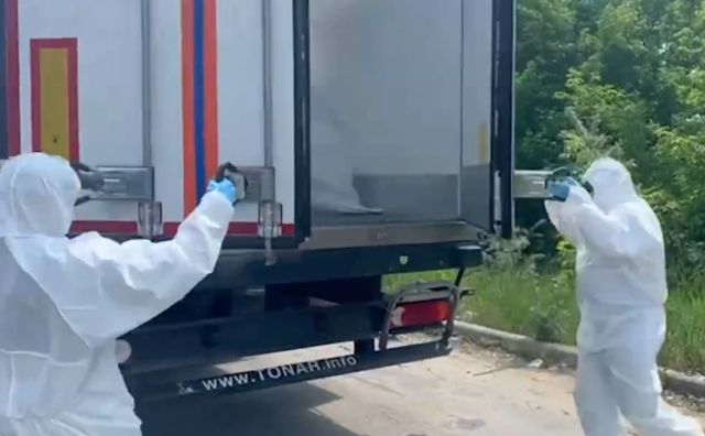 1212具乌军遗体
运抵，乌高官：库尔斯克精锐归来，被装在裹尸袋里