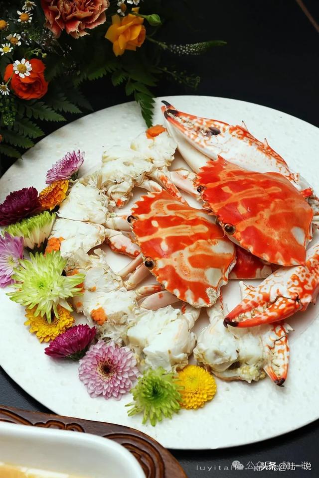 泉州海桐里：米其林与黑珍珠厨师联袂
，除了簪花冻蟹，还随处惊喜