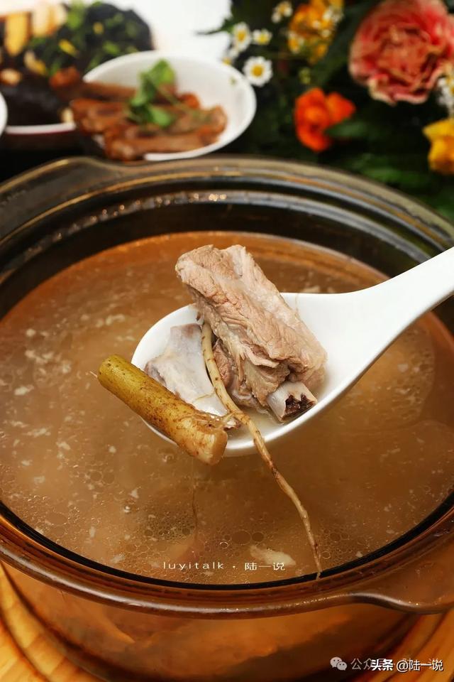 泉州海桐里：米其林与黑珍珠厨师联袂
，除了簪花冻蟹，还随处惊喜